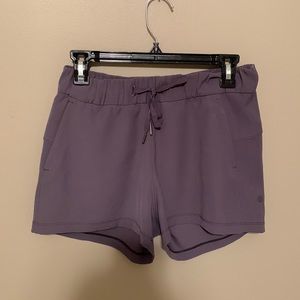 Lululemon plum high rise 4” short